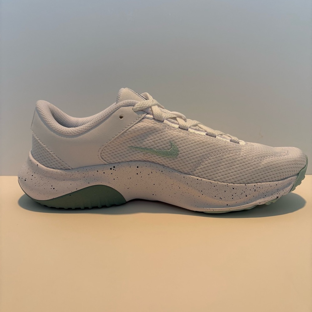 Women’s Nike Legend Essential 3 Next Nature Shoes Size 8 New MSRP $80 - Picture 3 of 7